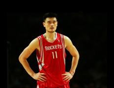 杜兰特连续七场比赛得分超过战术调整，湖人挑战极限！