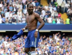 周冠宇低调发声圈粉无数，湖人横扫76人成NBA焦点